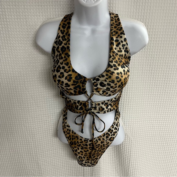 CHYRII Popular ladies one piece high cut lace up swimsuit size XL (NWT) - Picture 4 of 6